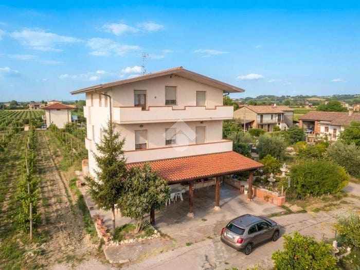 Casa quadrilocale in vendita in Contrada Piane S Pantaleone, Piane, Miglianico