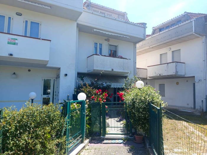 Casa quadrilocale in vendita in Via del Donatore, Centro, Santa Maria Imbaro