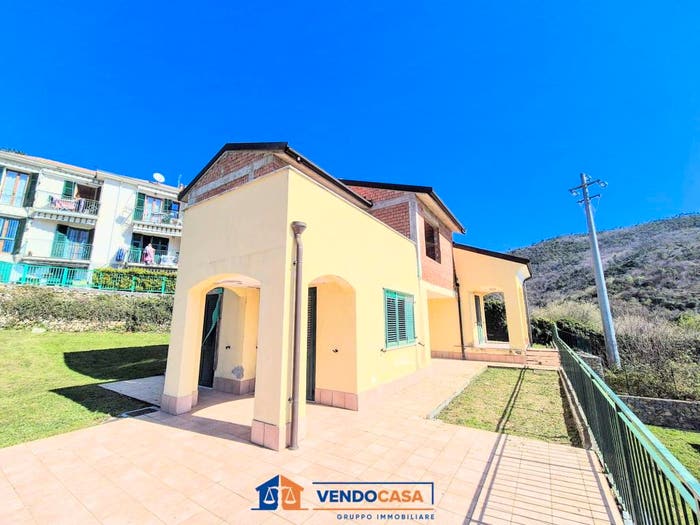Casa con 6 locali in vendita in Borgata Borgarino, Verzi, Loano