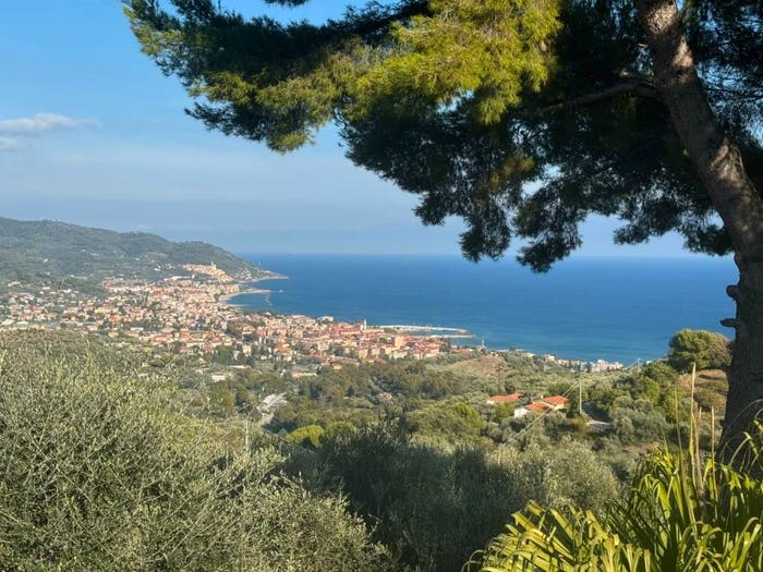 Casa con 6 locali in vendita in Via San Leonardo, Gorleri, Diano Marina