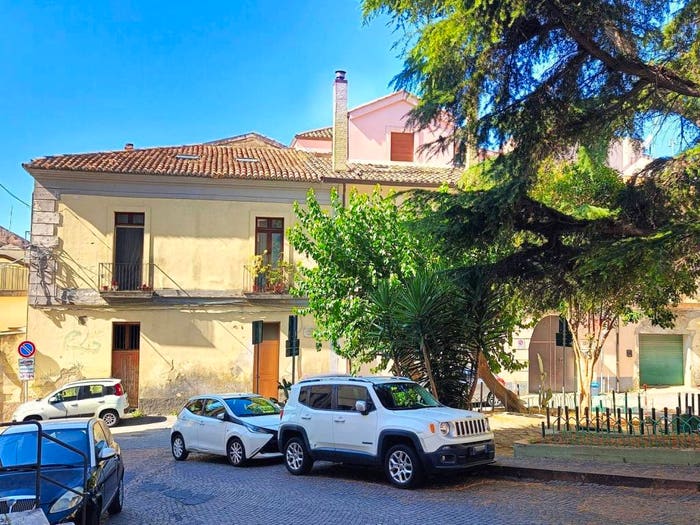 Appartamento con 6 locali in vendita in Via Carbone Vico, Centro Storico, Catanzaro