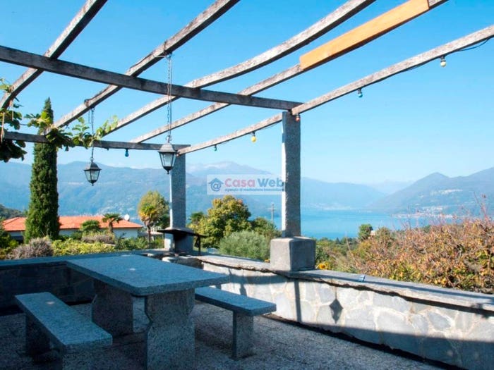 Casa trilocale in vendita in Villaggio Olandese, Brezzo di Bedero