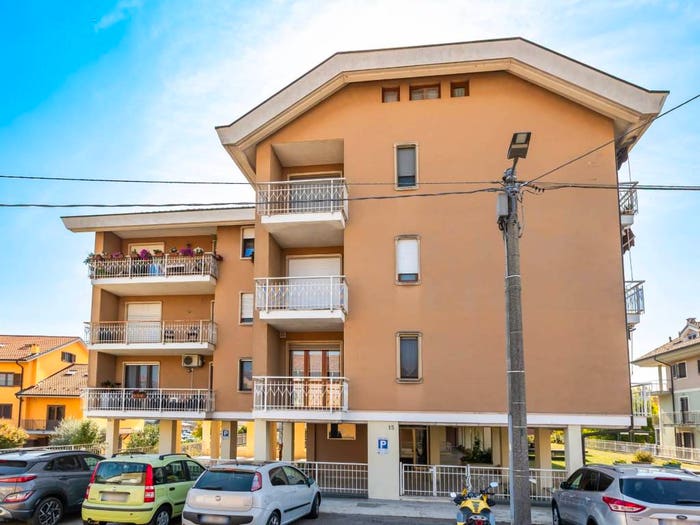 Appartamento quadrilocale in affitto in Via Blatta, Centro, Chivasso