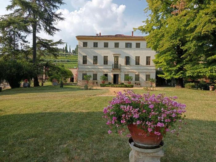 Casa con 6 locali in vendita in via Quattro Strade, Lavagno
