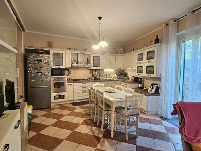 Casa con 6 locali in vendita in Via Francesco Paglia, Stadio Pontepiccolo, Catanzaro