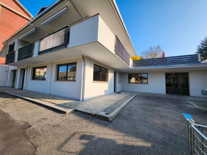 Casa con 6 locali in vendita in Via San Bartolomeo, Centro, Oleggio