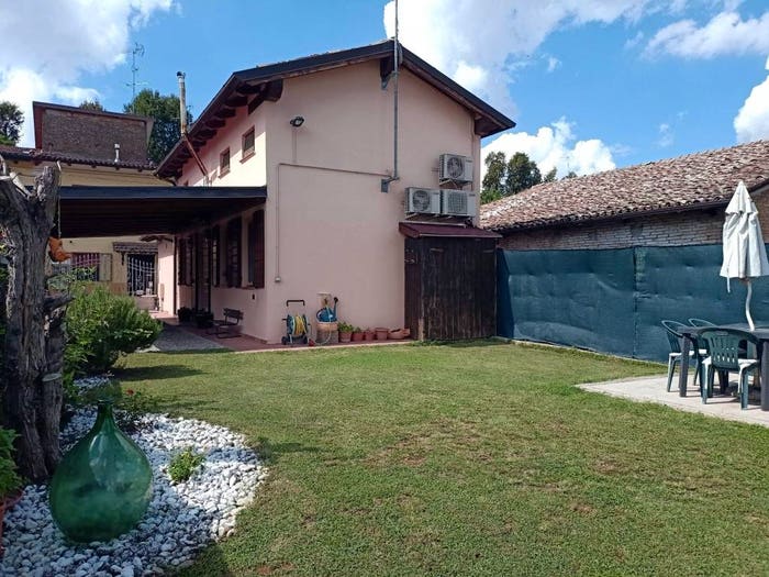 Casa quadrilocale in vendita in Via Panaria Ovest, Centro, Camposanto