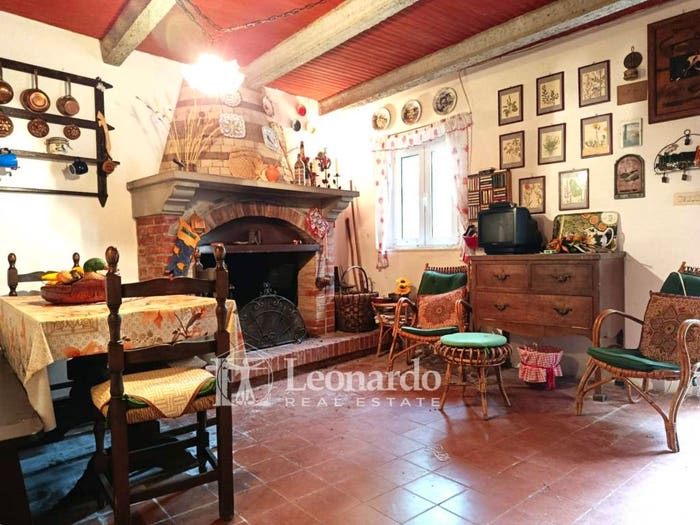 Casa trilocale in vendita in Frazione Fibbiano, Camaiore Paese, Camaiore