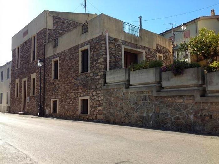 Casa con 6 locali in vendita in Via Emilio Lussu, Armungia