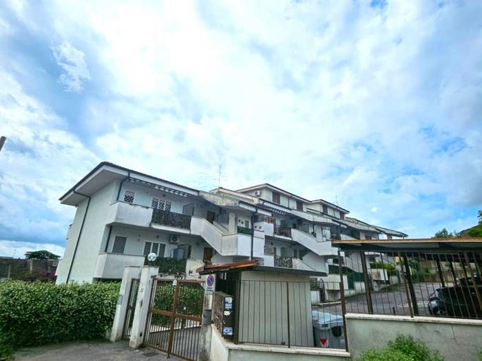 Appartamento trilocale in vendita in Via Monte Sempione, Fonte Nuova