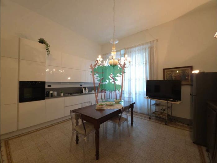 Appartamento con 6 locali in vendita in Via Cristoforo Colombo, Lungomare, Viareggio
