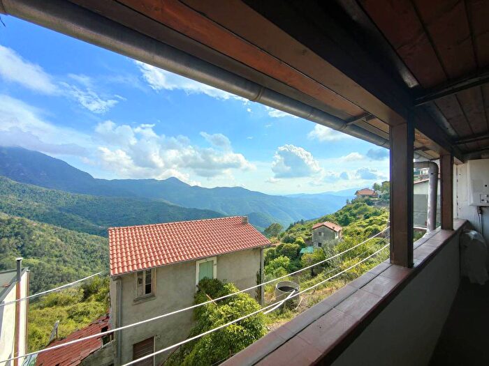 Appartamento trilocale in vendita in Via Settembre, Bajardo