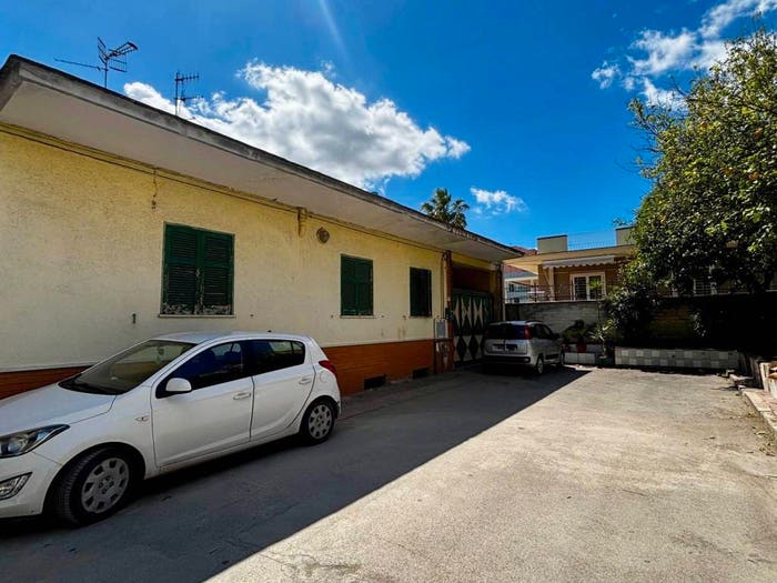Casa con 6 locali in vendita in Via Cesare Battisti, Piazza Primavera Passariello, Pomigliano d'Arco