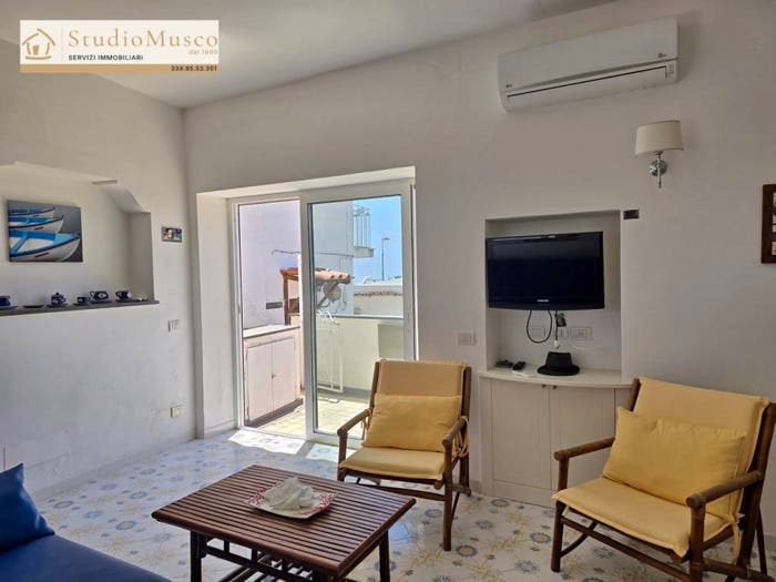 Appartamento quadrilocale in vendita in Via Sopramonte, Centro, Capri