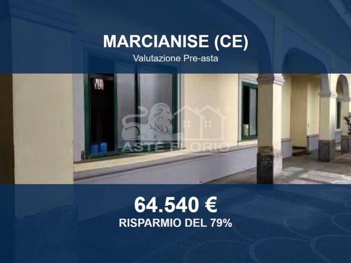 Appartamento con 6 locali in vendita in Via San Michele, Marcianise