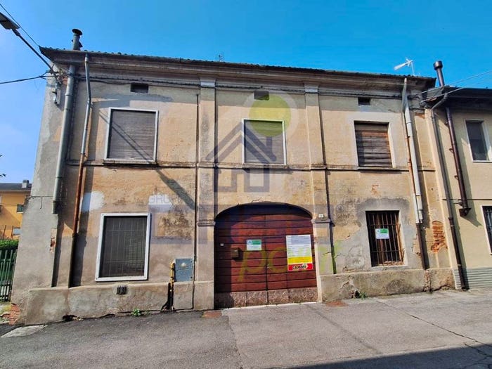 Casa con 6 locali in vendita in Vicolo Fontana, Pralboino