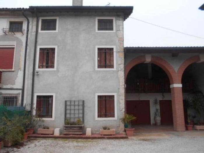 Appartamento con 6 locali in vendita in Contrada Frigon, Montebello Vicentino