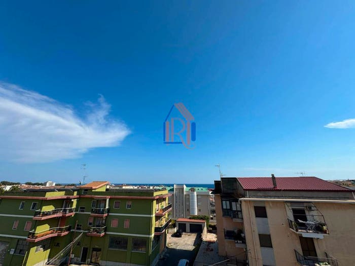 Appartamento quadrilocale in vendita in Viale Crotone, Catanzaro Lido, Catanzaro