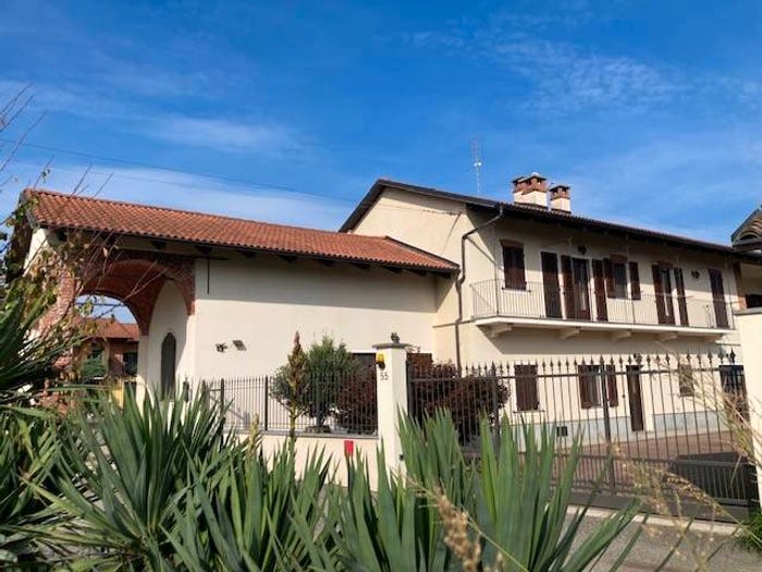 Casa con 6 locali in vendita in Via Paschere, Cavour