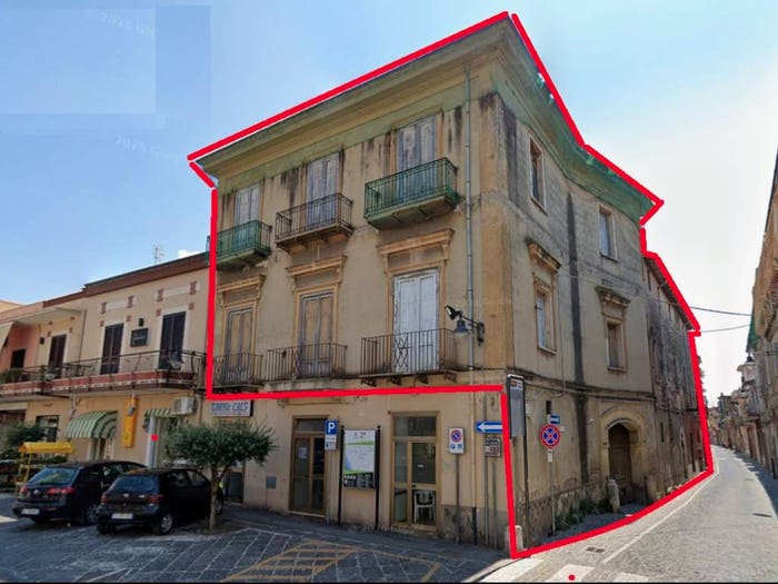 Casa con 6 locali in vendita in Via Antonio Sementini, Mondragone