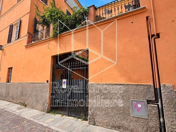 Appartamento trilocale in vendita in Vicolo Scacchini, Centro Storico, Parma