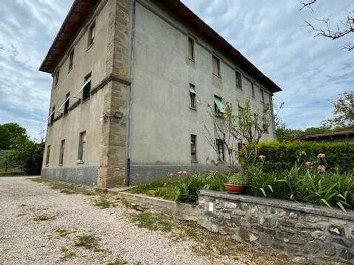 Appartamento con 6 locali in vendita in La Dronaia, Bibbiena