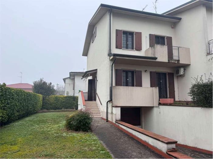 Casa con 6 locali in vendita in via Ungaretti, Cerese, Borgo Virgilio