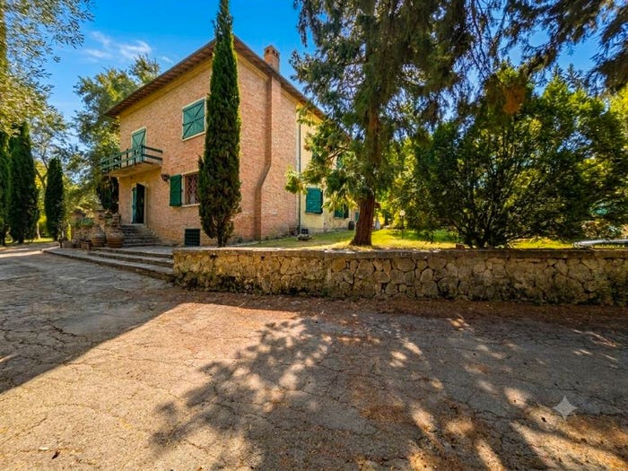 Casa con 6 locali in vendita in Via di Chianciano, Sarteano