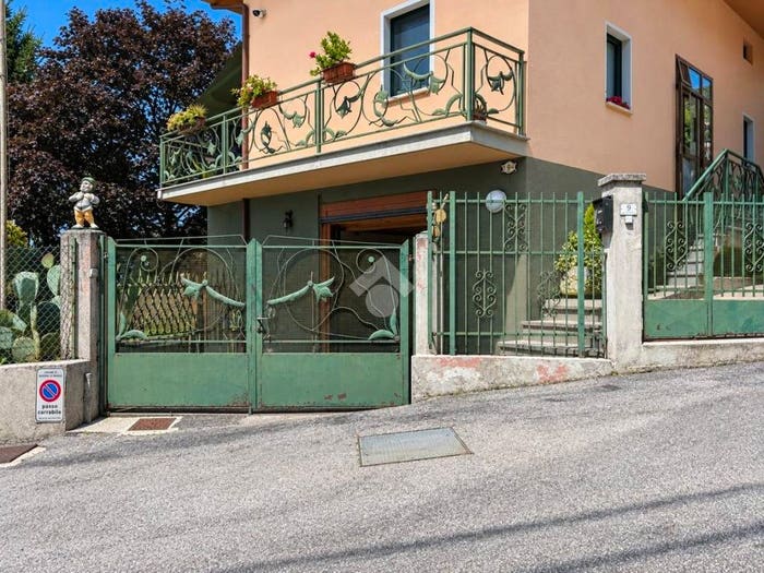 Casa trilocale in vendita in Borgo Bocon, Centro, Magnano in Riviera