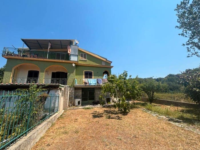 Appartamento quadrilocale in vendita in Via dello Sport, Pisciotta