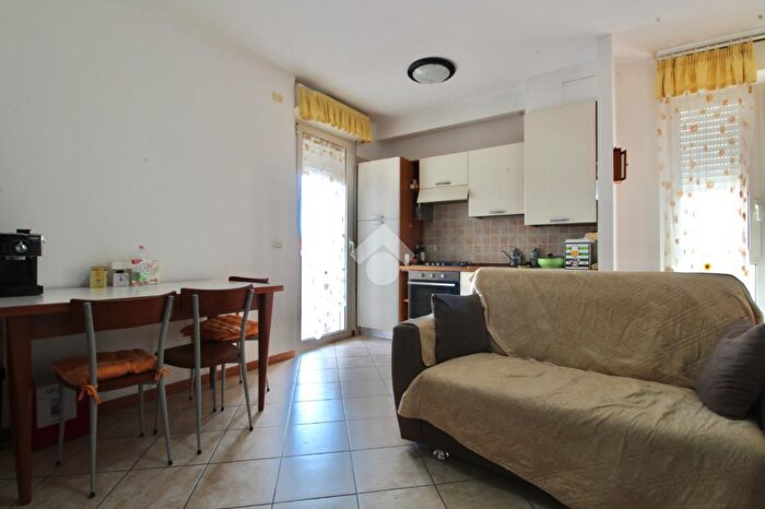 Appartamento trilocale in vendita in Via di Mezzo, Rimini