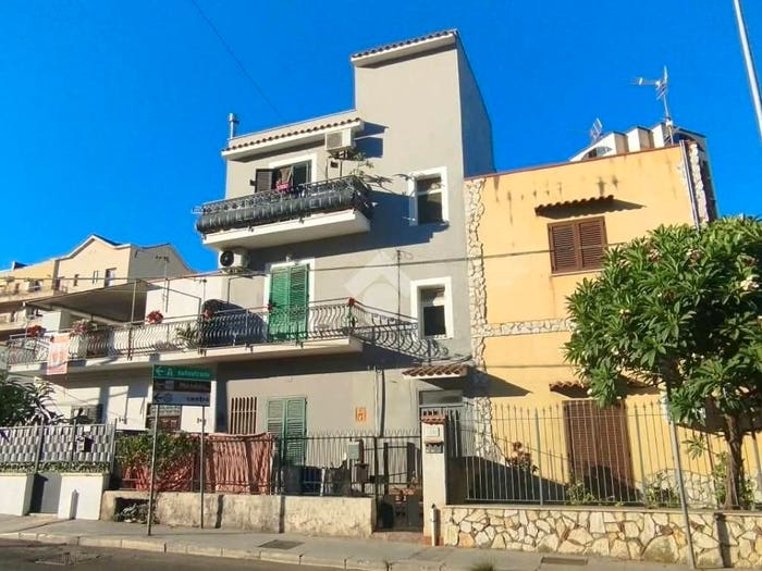 Appartamento trilocale in vendita in Via Sferracavallo, Sferracavallo Barcarello, Palermo