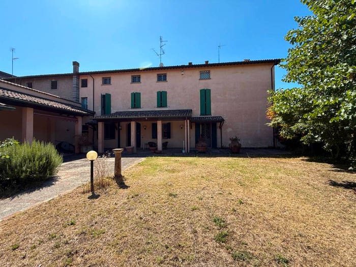 Casa con 6 locali in vendita in Via Formica, Bubano, Mordano