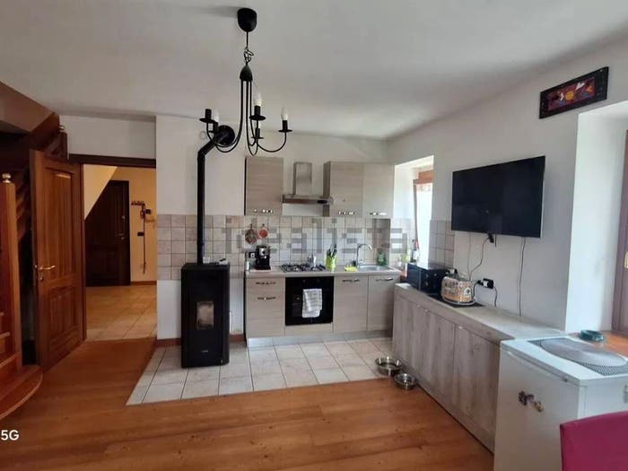 Appartamento trilocale in vendita in Piazza San Vigilio, Centro, Domegge di Cadore