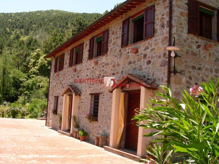 Casa con 6 locali in vendita in VIA DI S COLOMBANO, Pieve di Compito Sant'Andrea di Compito, Capannori