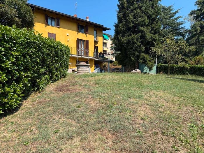 Casa con 6 locali in vendita in via Villa Giovio, Breccia Lazzago, Como