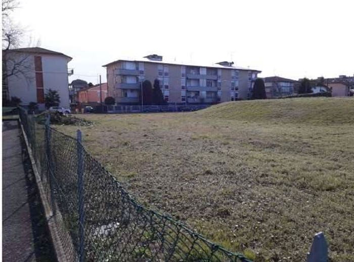Appartamento con 6 locali in vendita in Via G Foschiatti Forlì FC Italia, Parco Urbano Piscina, Forlì