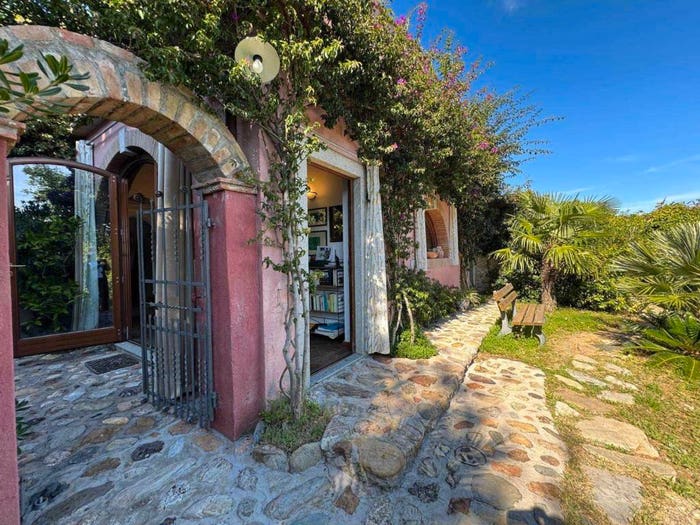 Casa con 5 locali in vendita in Rio