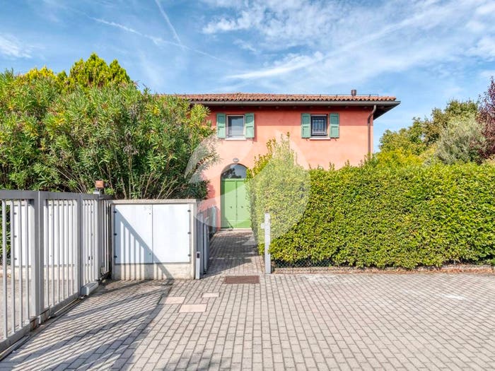 Appartamento con 5 locali in vendita in Granarolo dell'Emilia