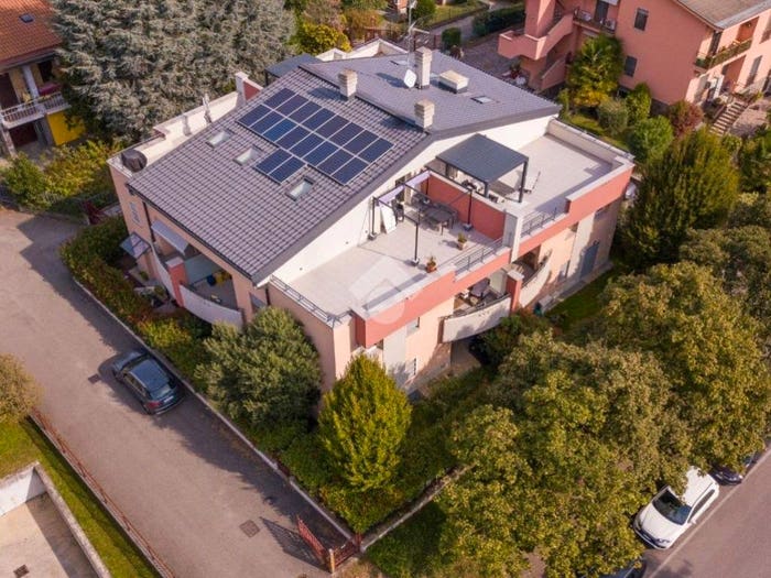 Appartamento quadrilocale in vendita in Via dello Sport, Centro, Arese