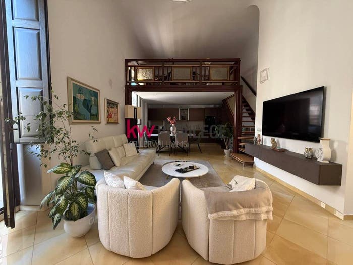 Appartamento quadrilocale in vendita in Via Cesare Braico, Centro Storico, Brindisi