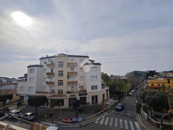 Appartamento trilocale in vendita in Via Appia, Centro, Minturno