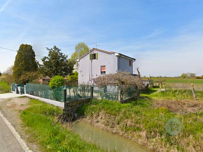 Casa quadrilocale in vendita in Via San Martino Carano, San Martino Carano, Mirandola