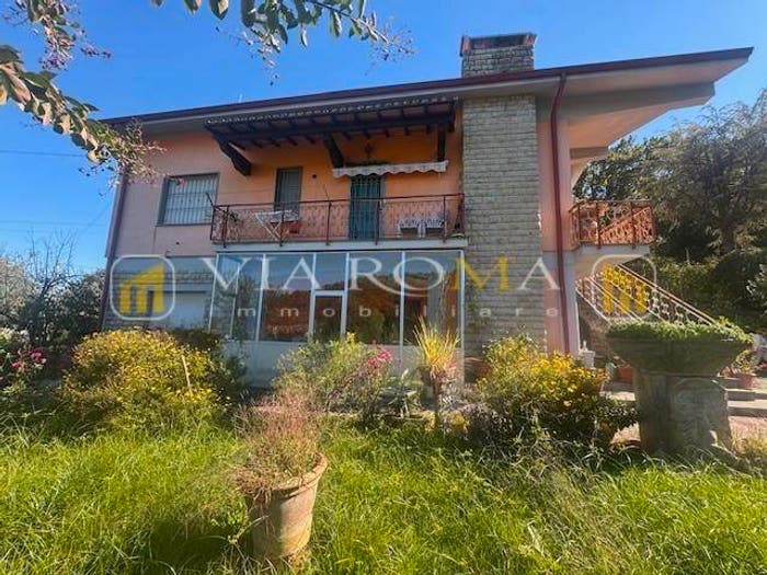 Casa con 6 locali in vendita in Massa Macinaia San Leonardo, Capannori