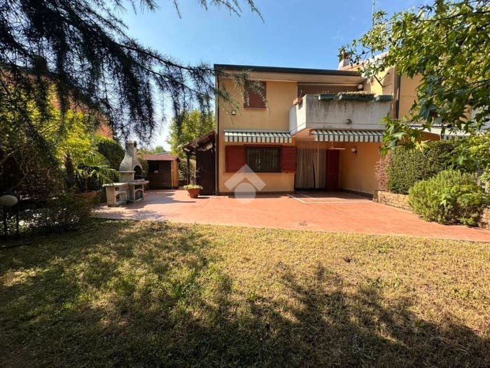 Casa quadrilocale in vendita in Via Antonio Gramsci, Verderio Superiore, Verderio