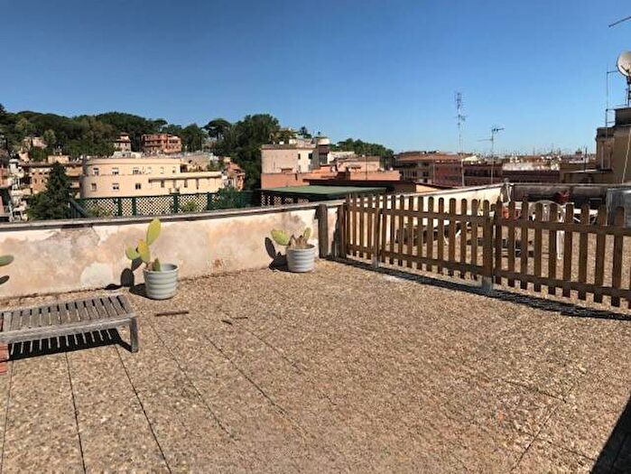 Appartamento in vendita in Via Emilio Morosini, Trastevere, Roma