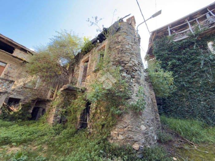 Casa bilocale in vendita in Via scranzi, Centro, Teglio