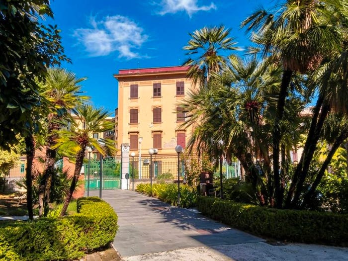 Appartamento quadrilocale in vendita in Via Leone Marsicano, Stella Materdei, Napoli
