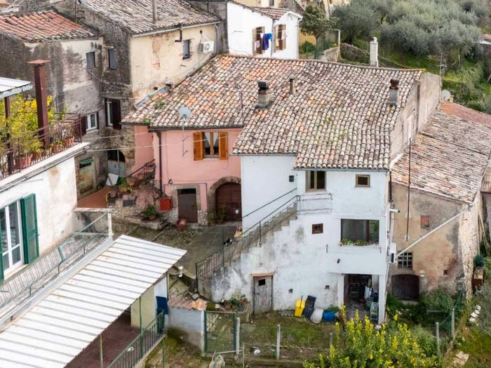 Appartamento quadrilocale in vendita in Via Camillo Benso di Cavour, Centro, Poggio Mirteto