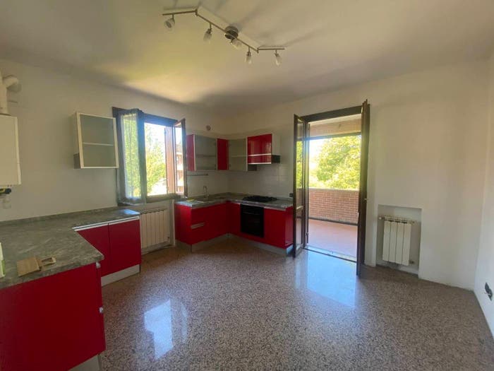 Appartamento con 6 locali in vendita in Via Vandelli, Torre Maina, Maranello